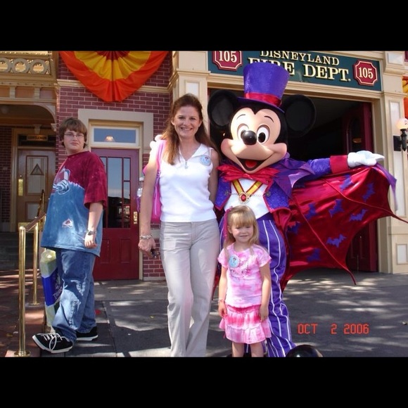 Meet your Posher, Lori - Picture 1 of 1